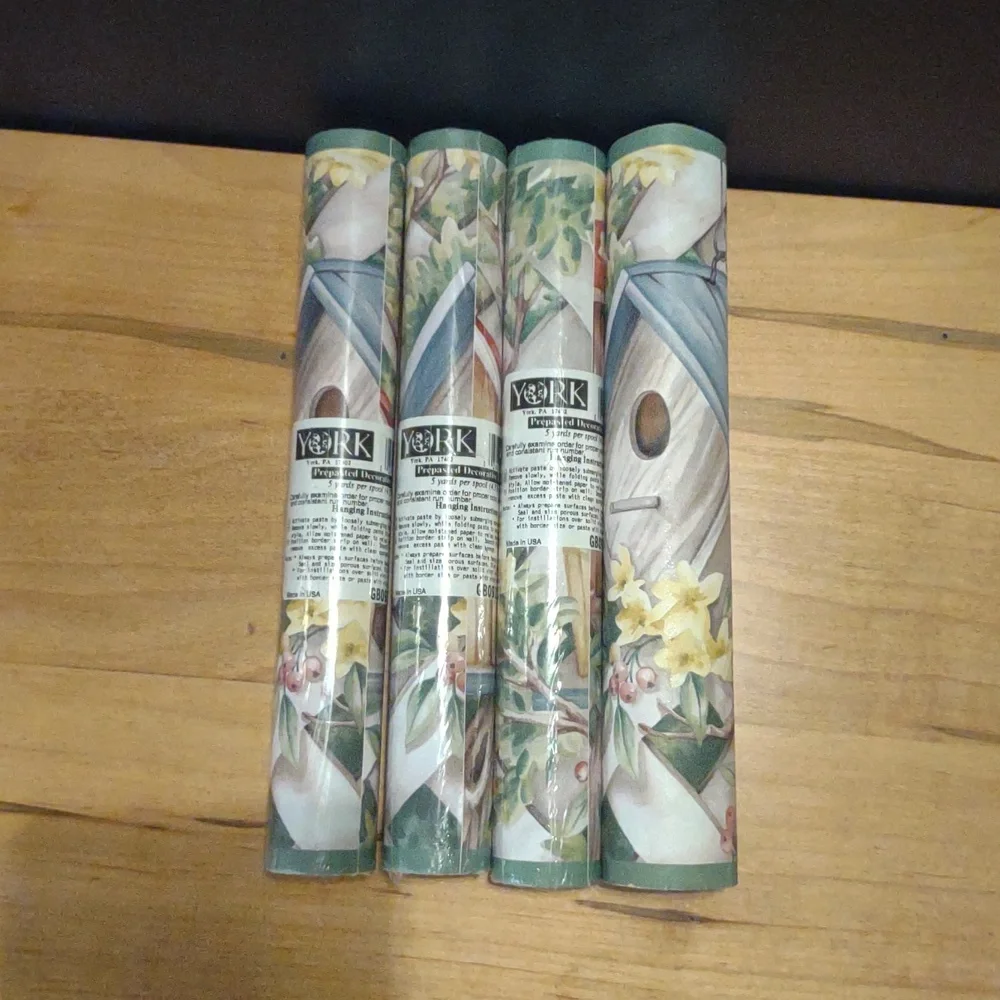 New York Decorative Wallpaper Border‎ with Birdhouse Design 4 Rolls 5 Yard Rolls
